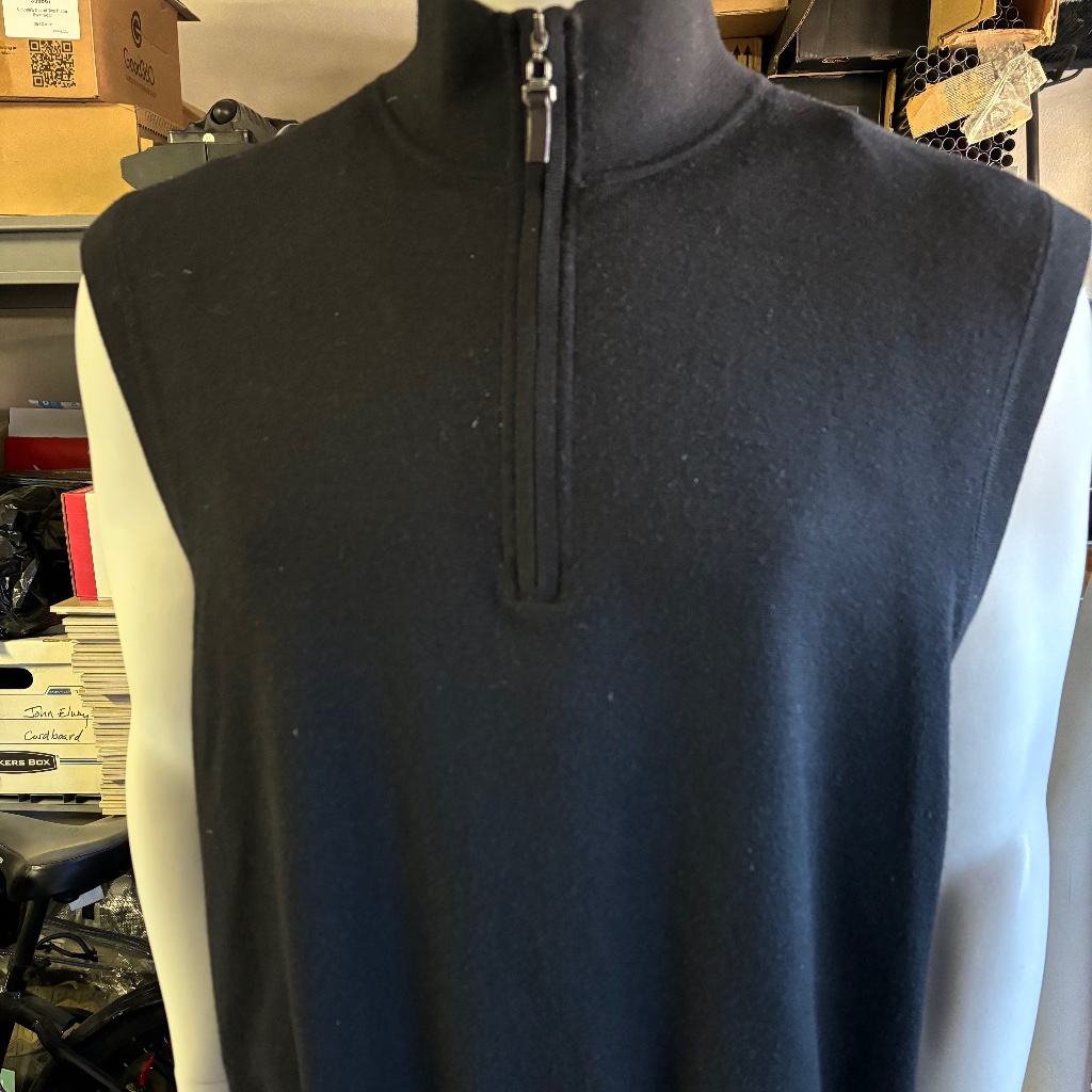 Good Condition Mens Large Fairway And Greene Merino Wool Golf Vest